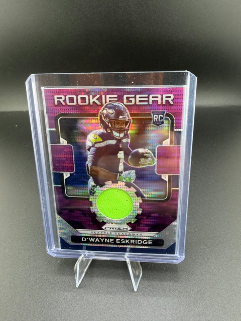 2021 Panini Prizm Rookie Gear D'Wayne Eskridge RC #RG-19 purple pulsar - front