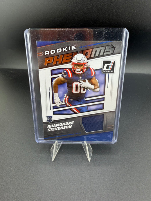 2021 Panini Donruss Rookie Phenom Jersey Rhamondre Stevenson RPJ-RST - front