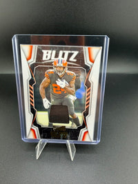 2020 Panini Playbook BLITZ-6 BLITZ Nick Chubb Memorabilia - front