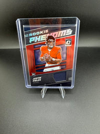 2021 Panini Donruss Optic Rookie Phenoms Justin Fields RP-4 Rookie Memorabilia Card - front